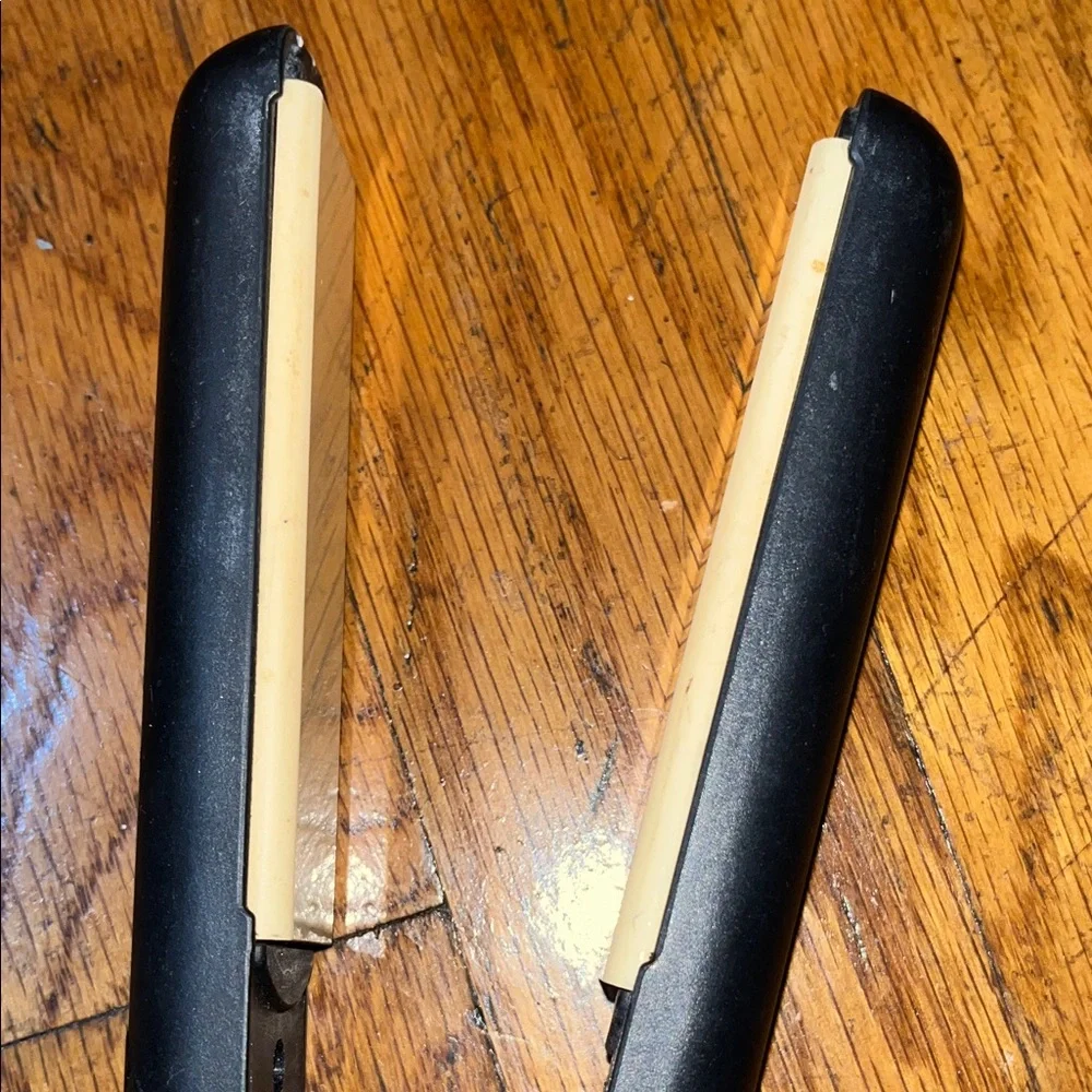 Proliss Infusion Flat Iron Black Hair Straightener